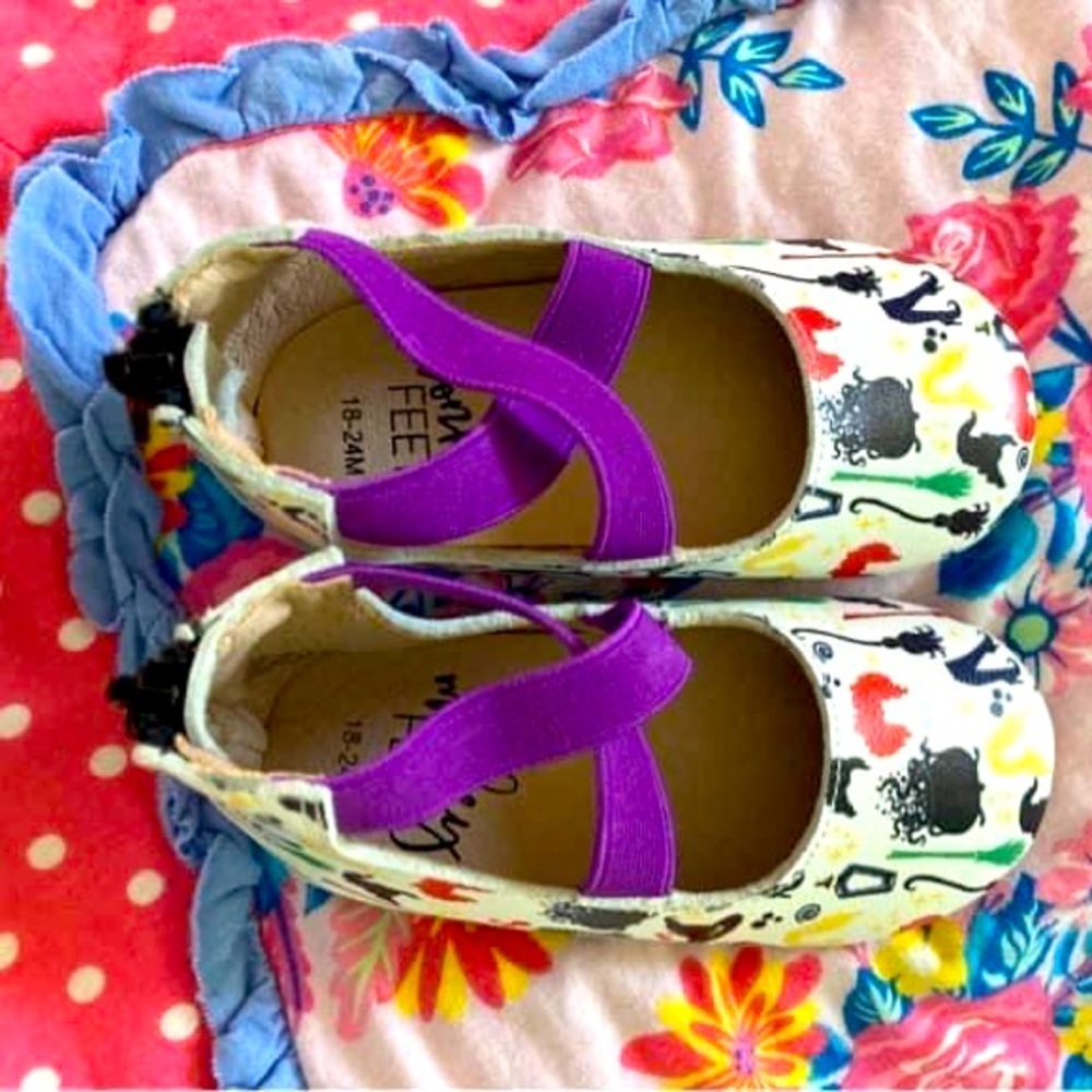 NWOB MONKEY FEET
18/24 HOCUS POCUS BALLET FLATS